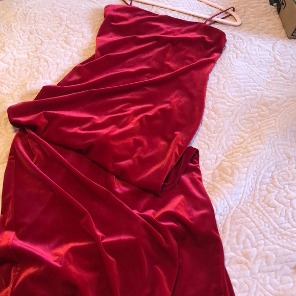 Sans Souci red velvet dress - Picture 2 of 7